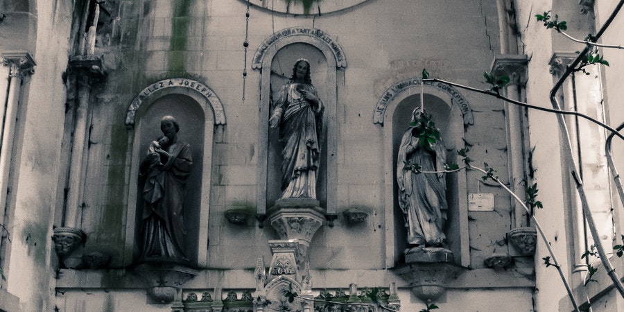 The American "god" Is Weak